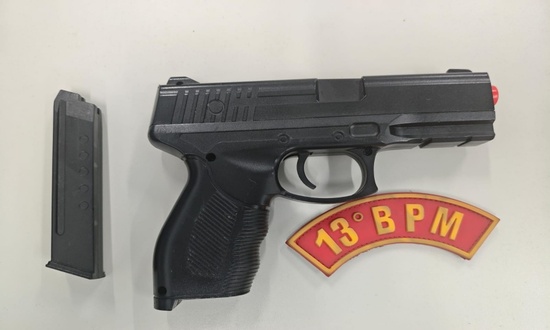 Homem é preso com simulacro de arma no Bairro Atalaia em Aracaju