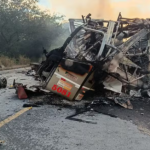 Acidente trágico com ônibus para Aracaju resulta em oito mortes em Minas Gerais