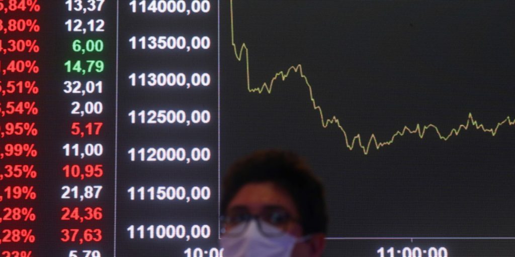 Bolsa fecha maio com queda de 7,22% e dólar sobe 1,82% em meio a instabilidades