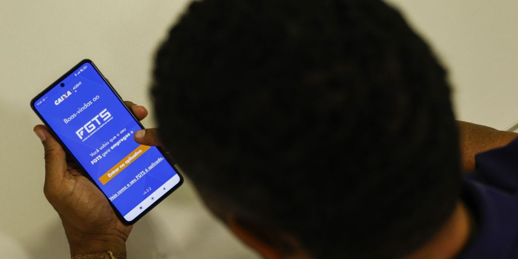 Desenrola 2.0 atrai 1,4 milhão de trabalhadores ao app do FGTS