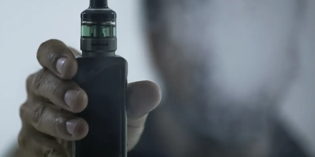 Dia Mundial Sem Tabaco: Novas Tecnologias Aumentam Uso de Vapes Entre Jovens