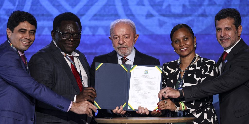 Educação é fundamental para consciência e soberania entre Brasil e África, afirma Lula