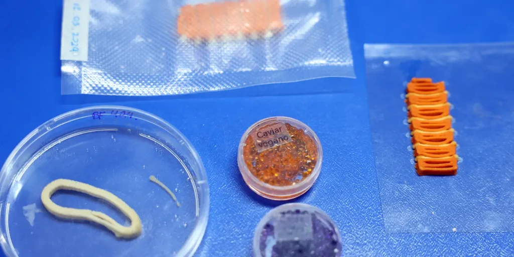 Embrapa desenvolve salmão, caviar e anéis de lula veganos em laboratório