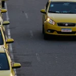 Governo libera R$ 30 bilhões para apoio a taxistas e motoristas de aplicativo