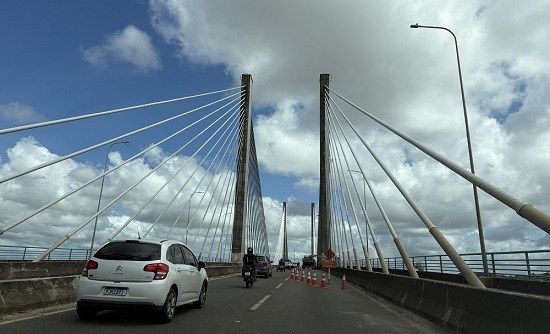 Iluminação da Ponte Aju-Barra provoca tráfego em apenas uma pista a partir de 29/05