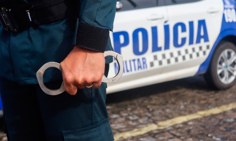Homem é detido após ameaçar funcionários de supermercado em Aracaju