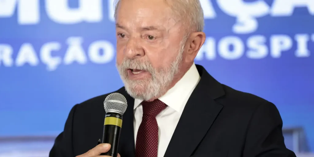 Lula inicia radioterapia após cirurgia para retirada de lesão no couro cabeludo