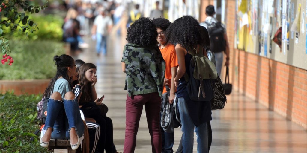 MDIC oferece cursos gratuitos de comércio exterior para mulheres e negros