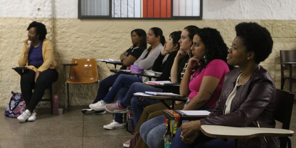 MEC anuncia 504 novos cursinhos populares para ajudar estudantes de baixa renda