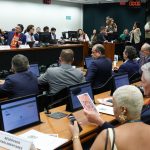 Oposição critica proposta que acaba com a escala 6×1 em votação na Comissão