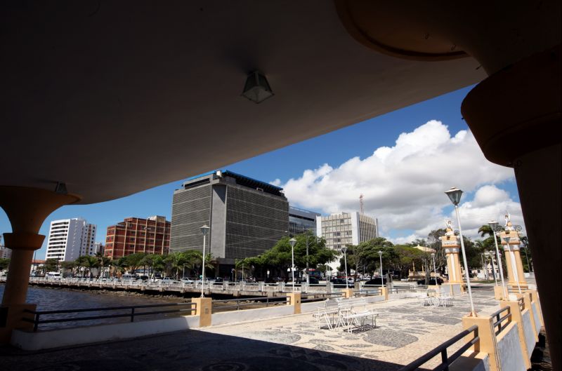 Prefeitura de Aracaju realiza limpeza em vários bairros nesta sexta-feira