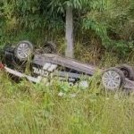 Viatura da Polícia capota ao desviar de animal na rodovia SE-160 próximo a Riachuelo