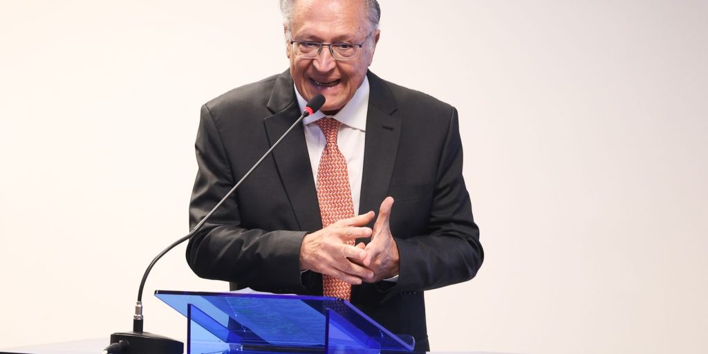 Alckmin vai ao TCU defender retomada das obras da Transnordestina no Nordeste