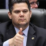 Alcolumbre propõe melhorias na PEC que acaba com a jornada 6×1