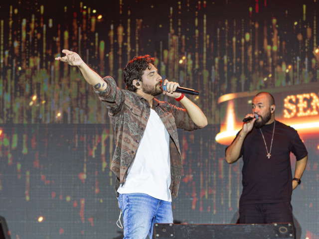 Arraiá do Povo anima sergipanos com forró e sertanejo na véspera do feriado