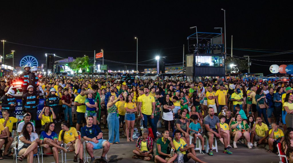 Arraiá do Povo e Vila do Forró celebram São João com transmissão do jogo do Brasil