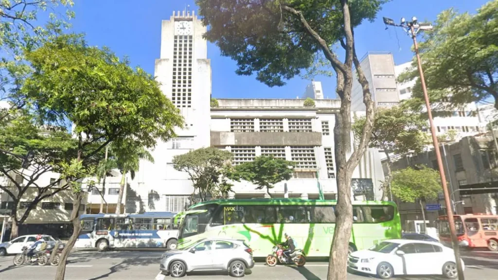 BH abre concurso com 112 vagas para professor; veja como participar