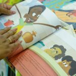 Bienal leva leitura a escolas públicas do Rio em ano de Copa