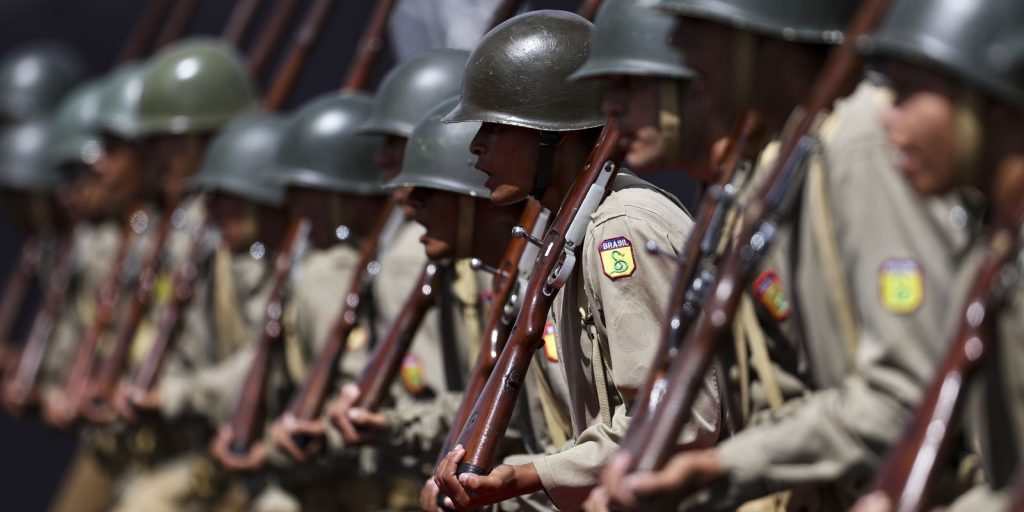 Bloqueio bilionário no Exército ameaça combate ao crime nas fronteiras