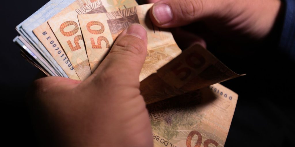 Bolsa Família começa a ser pago hoje; veja quem recebe primeiro