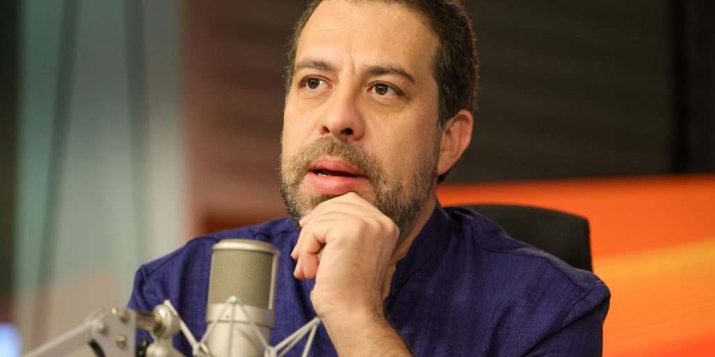 Boulos critica lobbies que tentam barrar fim da jornada 6 por 1 e programa Move Brasil