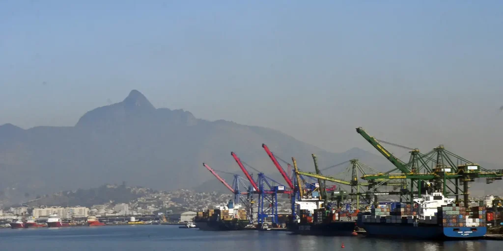 Brasil discute tarifas dos EUA em meio a eleições e interesses comerciais