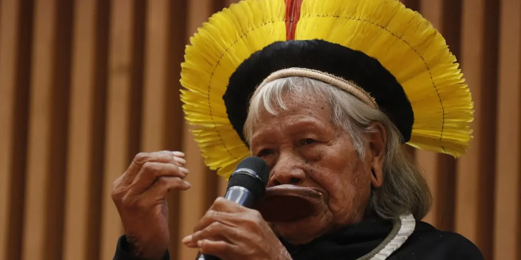 Cacique Raoni, 94 anos, luta na UTI com pneumonia e obstrução intestinal
