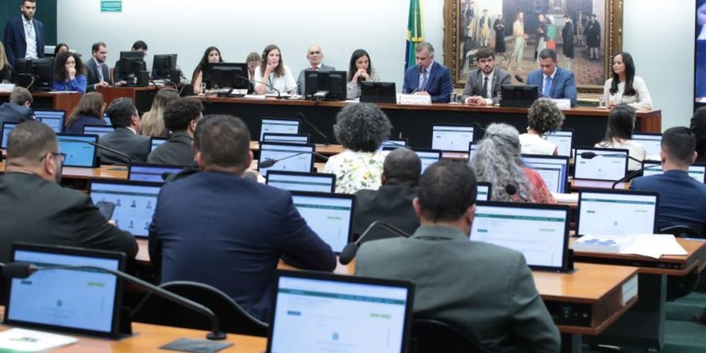 CCJ vota hoje redução da maioridade penal para 16 anos