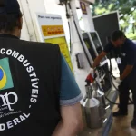 Combustível mais caro? ANP autua 21 empresas por abuso de preço em 3 meses
