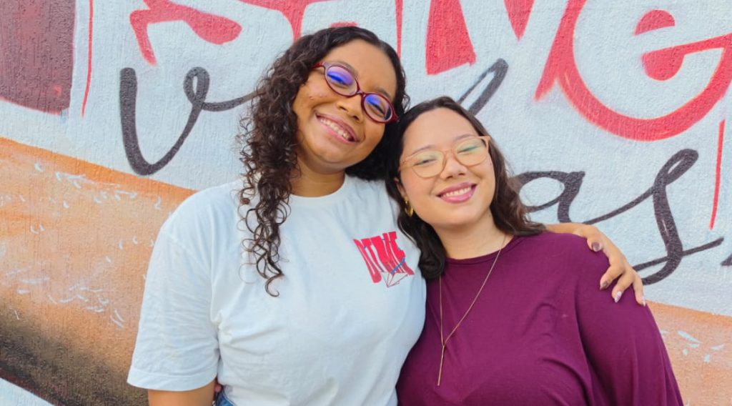 Doação de sangue une duas mulheres em amizade e reforça apelo ao gesto solidário