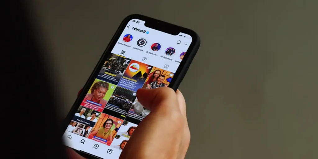 Estudo aponta impacto das redes sociais na política entre jovens brasileiros