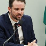 Fazenda vai contra autonomia do BC e alerta para risco de distorções