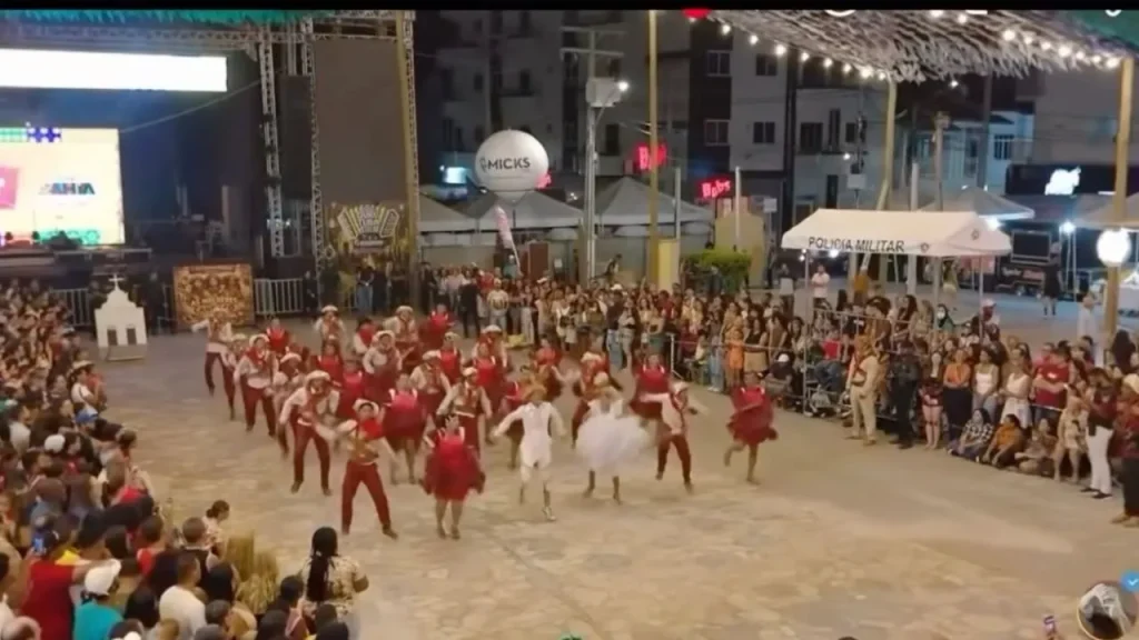 Filhos de Lampião vence São João do Gurutuba com tema sobre mulheres no cangaço