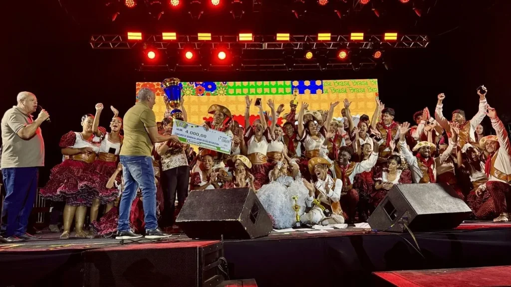 Filhos de Lampião vence São João do Gurutuba com tema sobre mulheres no cangaço