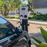 Governo confirma aumento de tarifas para carros elétricos e renova cota zero