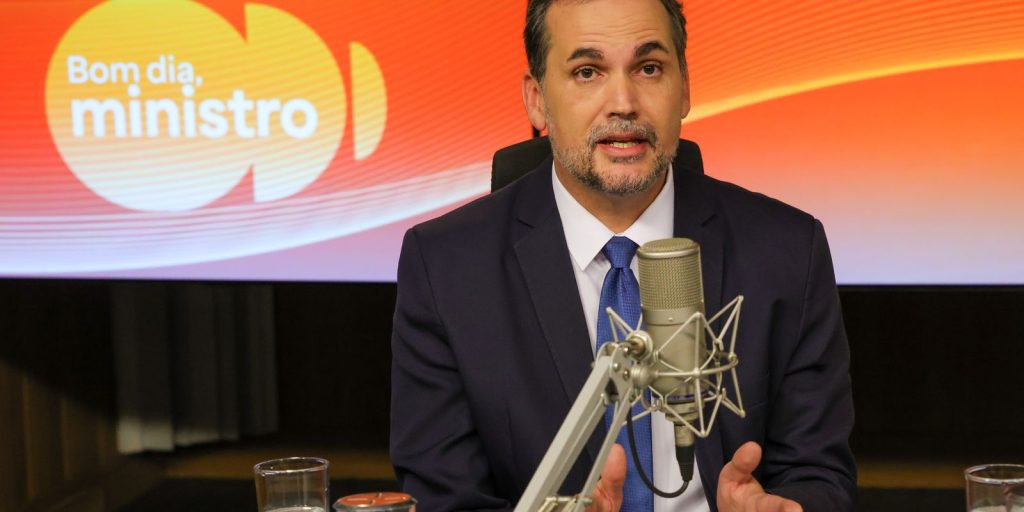 Governo utiliza lucros com exportação para controlar preços dos combustíveis