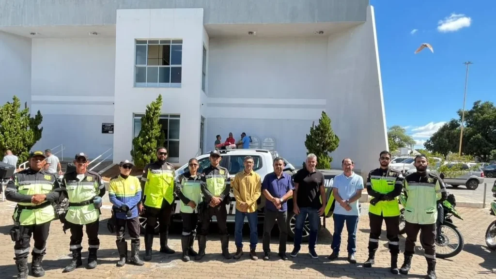 Guanambi recebe novos veículos e equipamentos para a SMTran