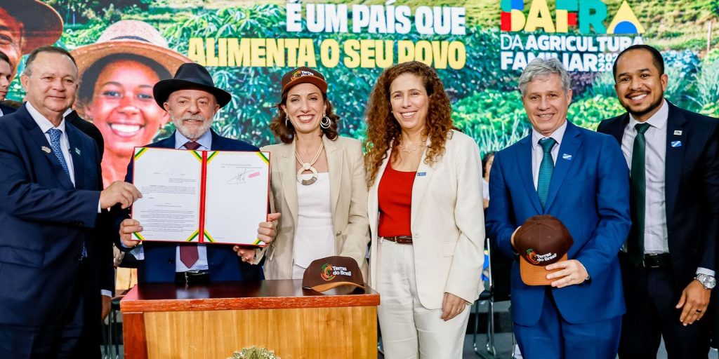 Lula destaca importância do alimento e anuncia R$ 97,7 bilhões para agricultores