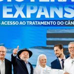 Lula entrega novos aparelhos de radioterapia em São Paulo