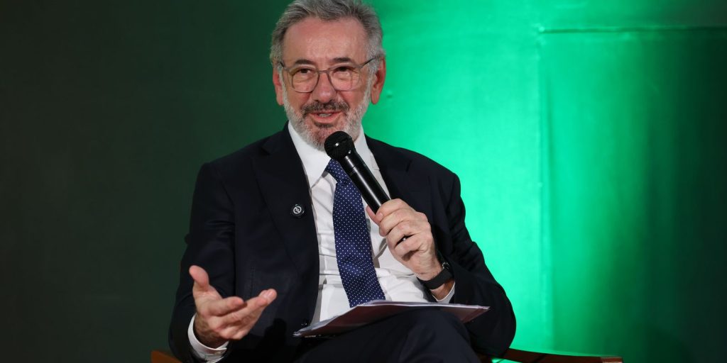 Ministério detalha setores em risco com possível taxação dos EUA