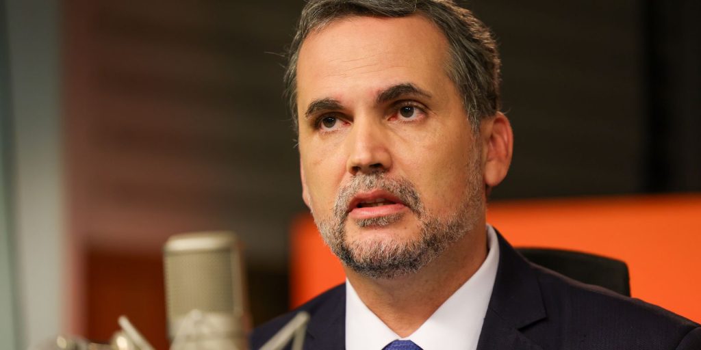 Ministro Moretti afirma que bloqueio no orçamento não afetará serviços essenciais