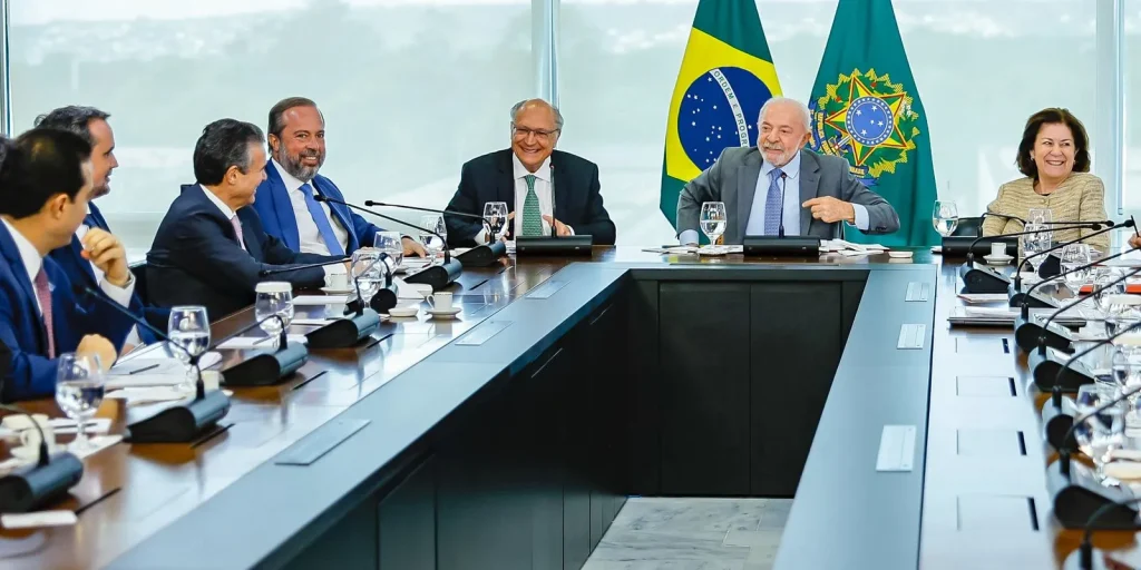 Mistura de etanol na gasolina pode subir para 32% no Brasil