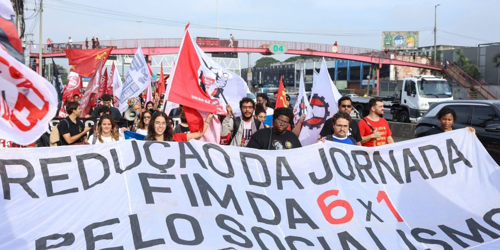 Mobilização no Rio de Janeiro pede fim da jornada 6×1 e redução da carga horária