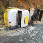 Motorista é ferido em acidente com caminhão na BR-030 em Guanambi