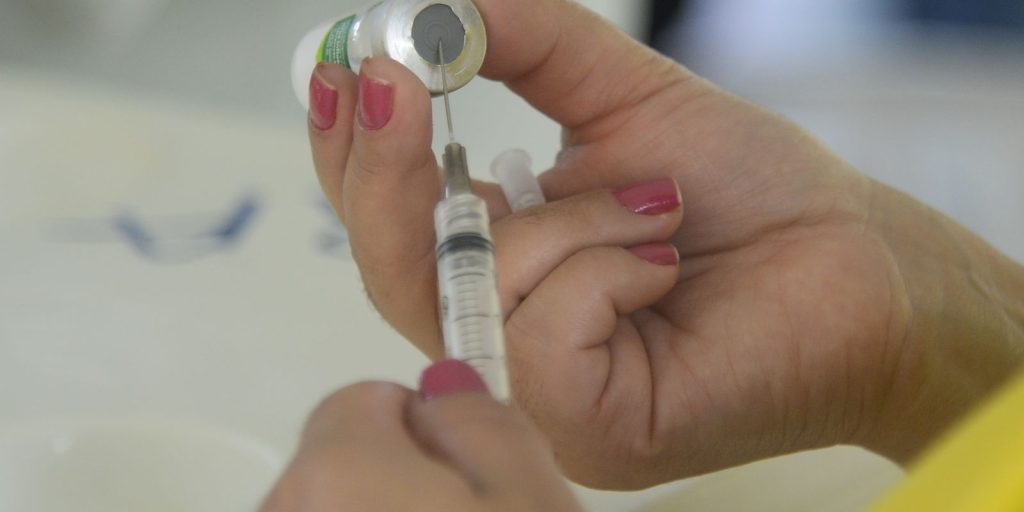Nova vacina contra meningite e pneumonia chega ao calendário infantil