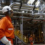 PIB cresce só 0,1% em abril com juros altos e petróleo caro