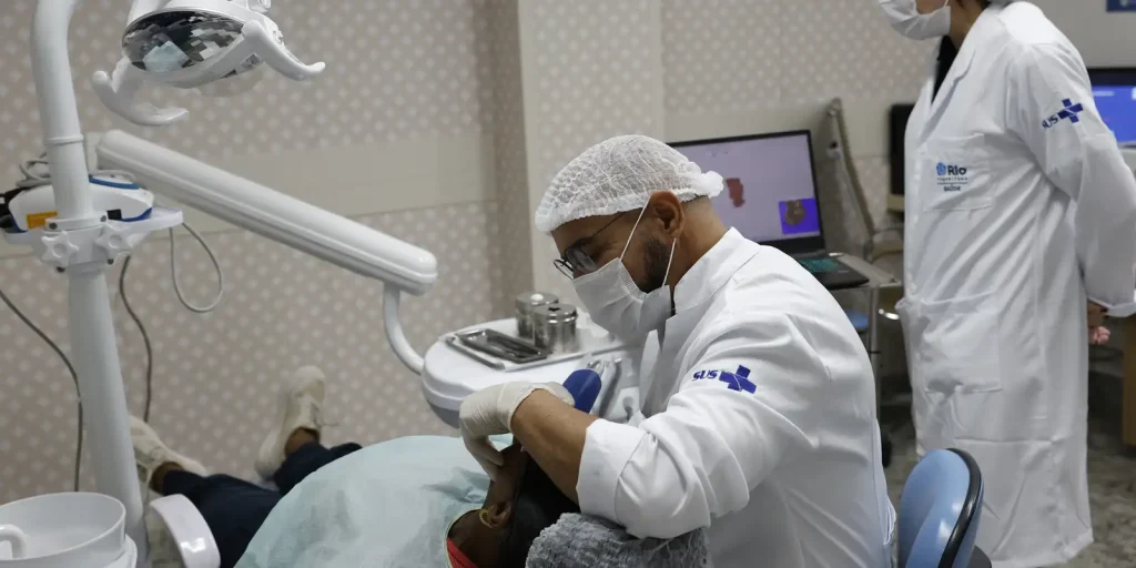 Piso de médicos e dentistas sobe para R$ 13,6 mil; veja o impacto no sertão