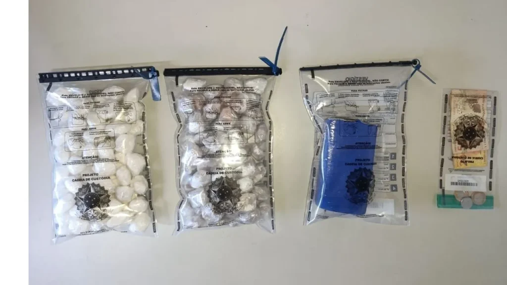 PM apreende 2,2 kg de drogas após denúncia de moradores na Bahia