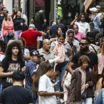 Pobreza cai ao menor nível histórico nas metrópoles brasileiras