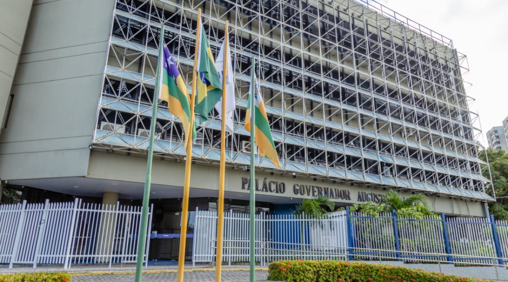 Ponto facultativo: governo decreta expediente reduzido nesta terça-feira (23)